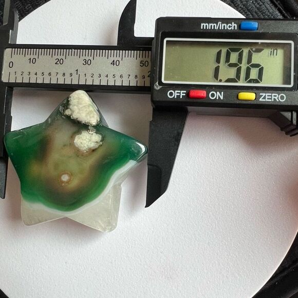 Green Flower Agate Star Carving (4) - Picture 8 of 9